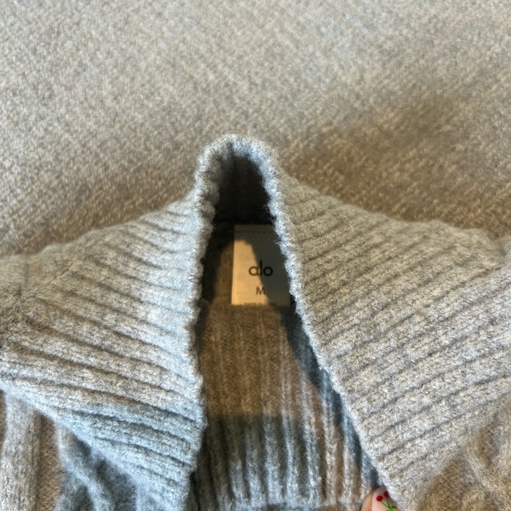 ALO Yoga Gray Cable Knit Mini Skirt and Cropped Tank Set - Picture 4 of 5